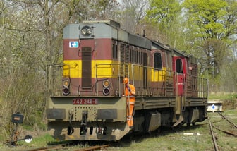 742 248-8