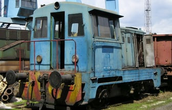 700 076-3