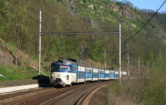 451 056-6