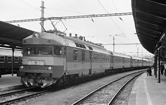 560 026-7