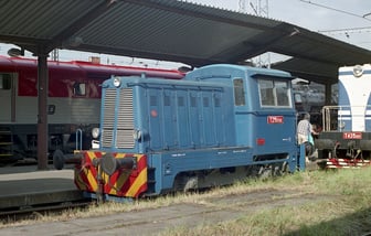 700 586-1