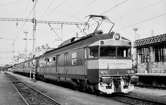 460 084-7