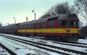 853 004-0