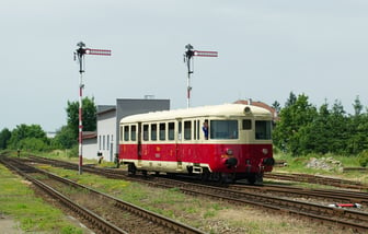 820 028-9