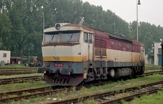 752 048-9