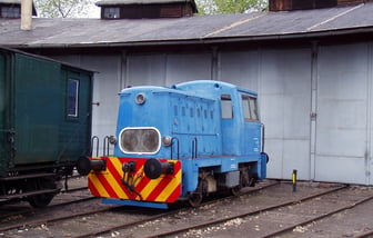 700 838-6