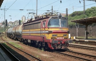 240 002-6