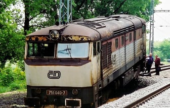 751 040-7