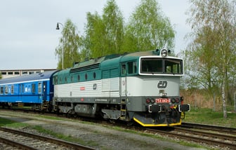 754 043-8