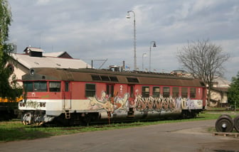 560 032-5