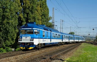 560 021-8