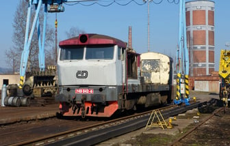 749 042-8