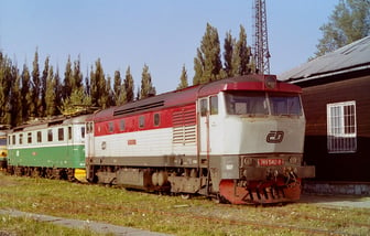 749 042-8