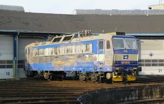 363 032-4