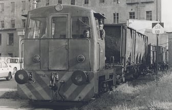 700 820-4