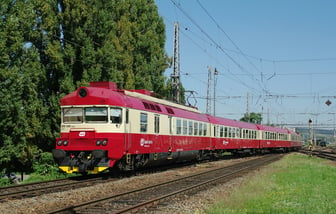 560 023-4