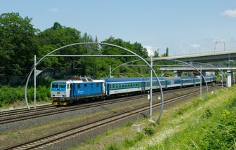 371 002-7